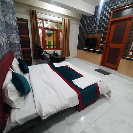 Hotel O Graceland Srīnagar Екстериор снимка