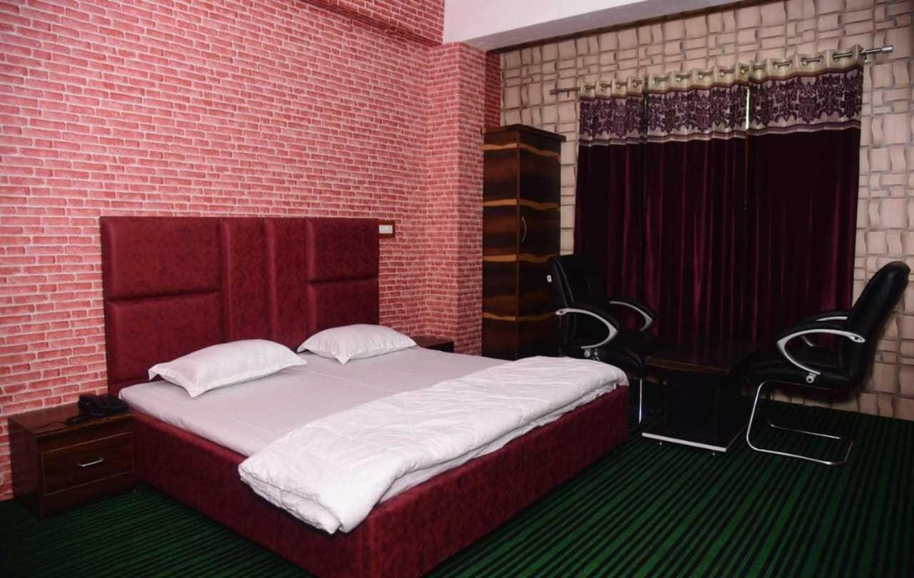 Hotel O Graceland Srīnagar Екстериор снимка