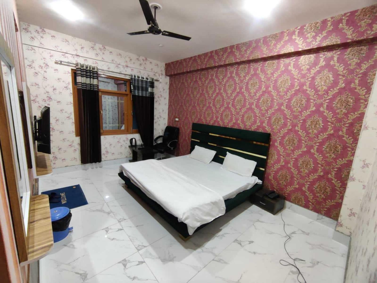 Hotel O Graceland Srīnagar Екстериор снимка
