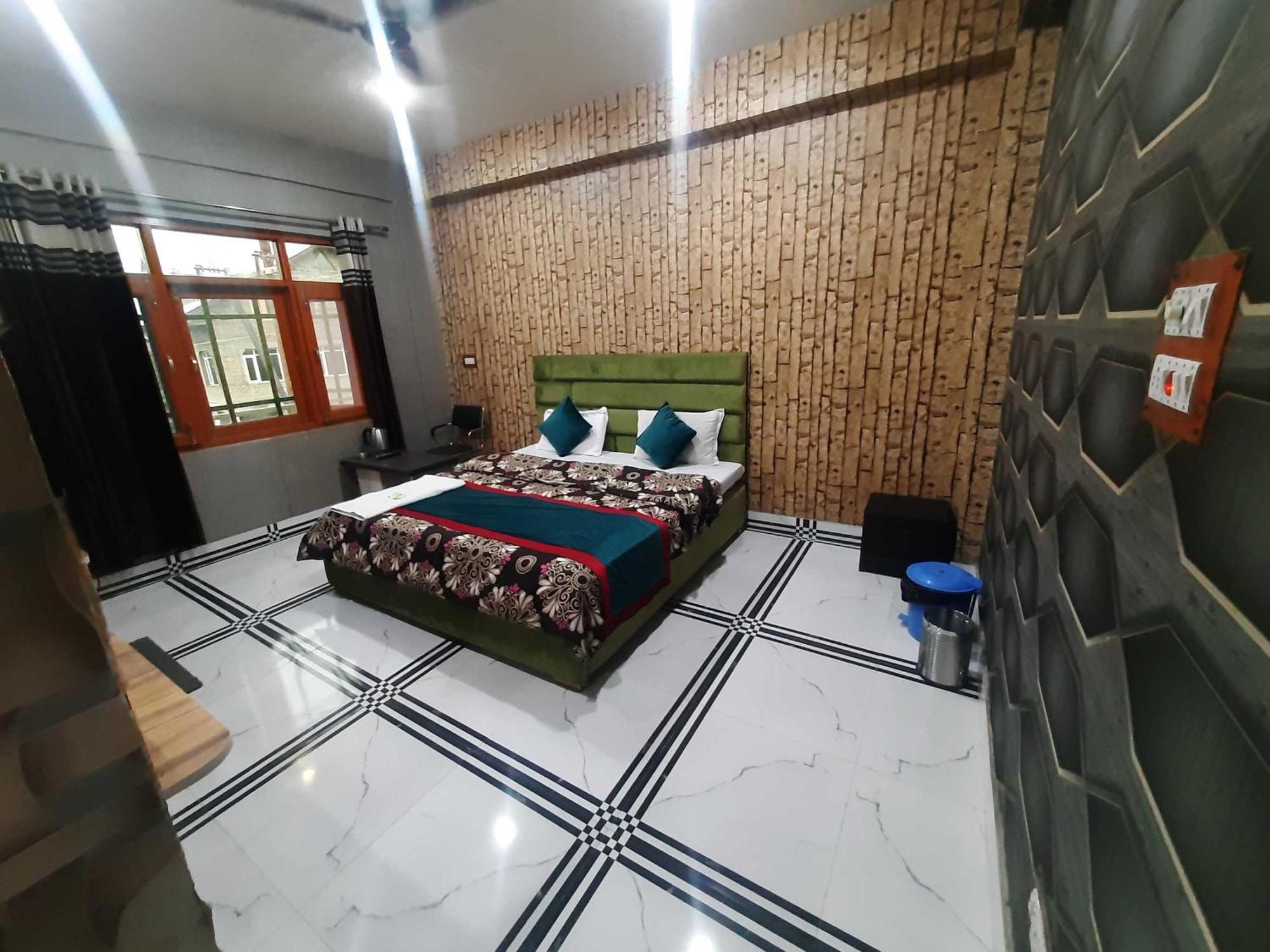 Hotel O Graceland Srīnagar Екстериор снимка